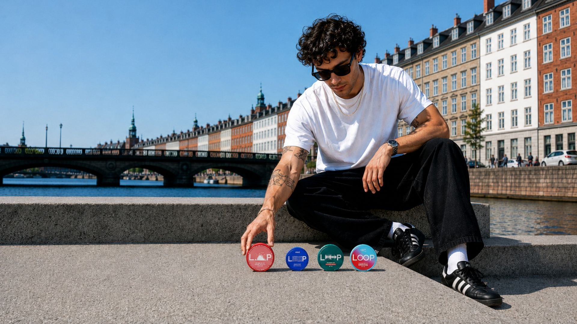 Man med loop nikotinpåsar